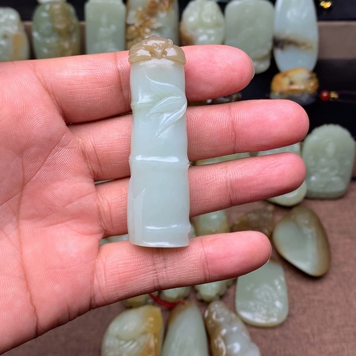 和田玉（糖玉）未镶嵌颈饰