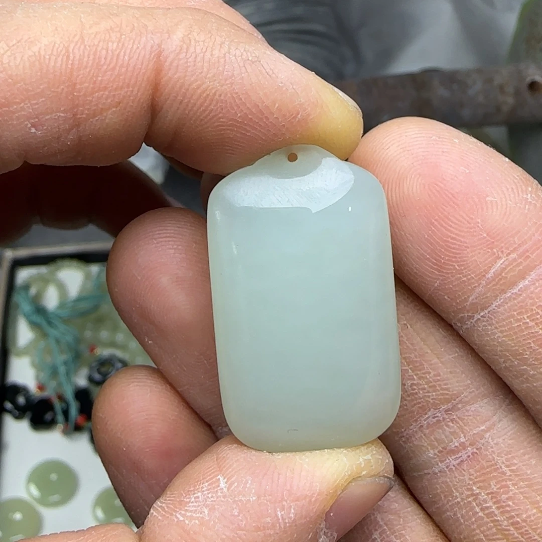 和田玉未镶嵌颈饰且末，