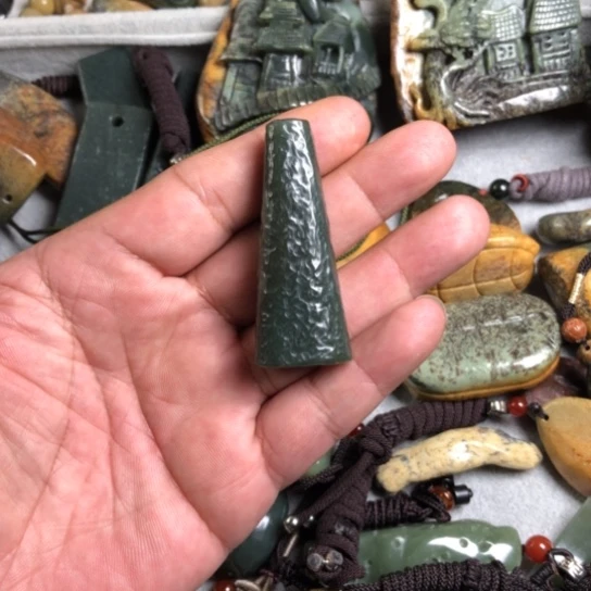 岫岩老玉（透闪石质玉）未镶嵌挂件