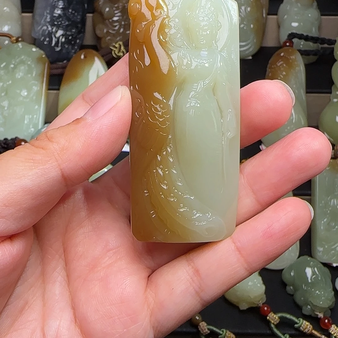山***部颈饰未镶嵌和田玉