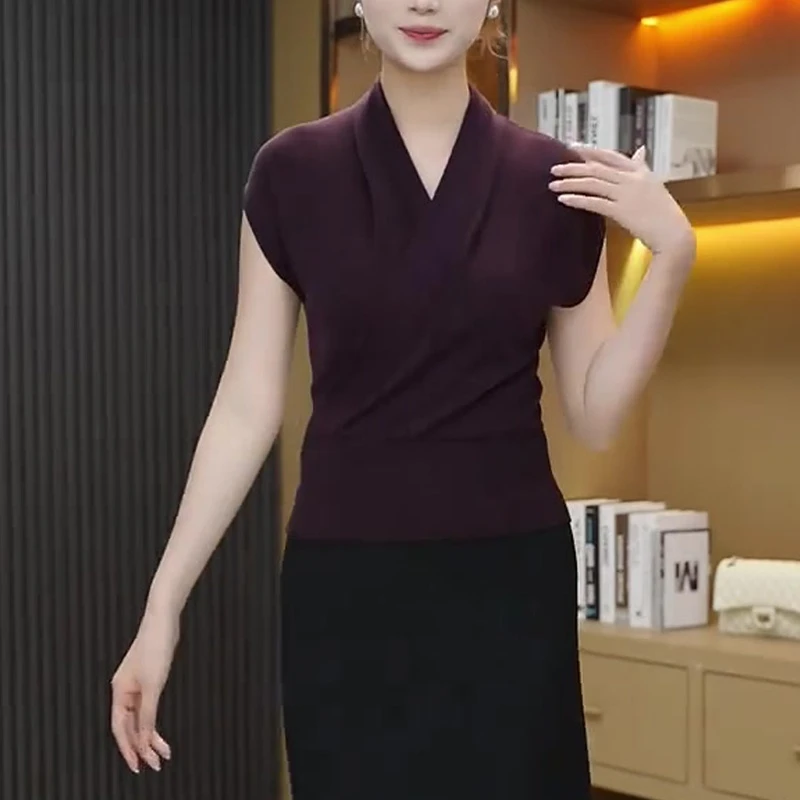 小众气质女装新款2025年春夏棕色高级感修身显瘦洋气v领短袖T恤