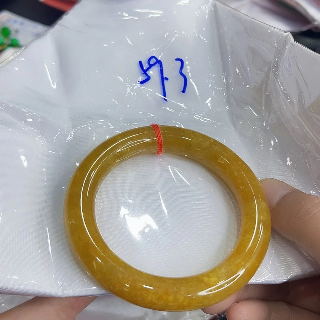 翡翠手镯未镶嵌手镯