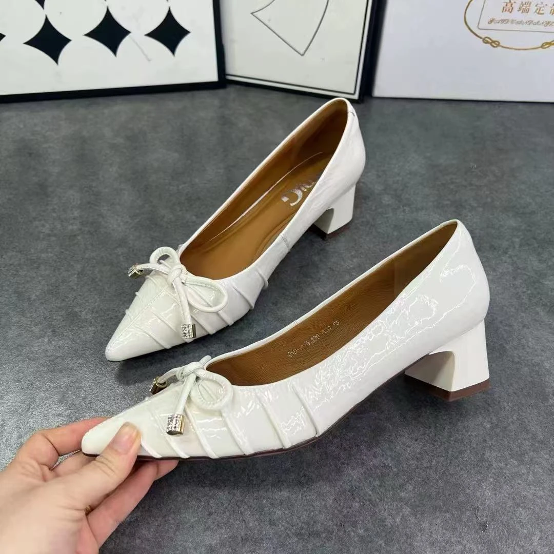 C7098 米白色 时尚尖头2025新款舒适粗跟软底浅口女单鞋