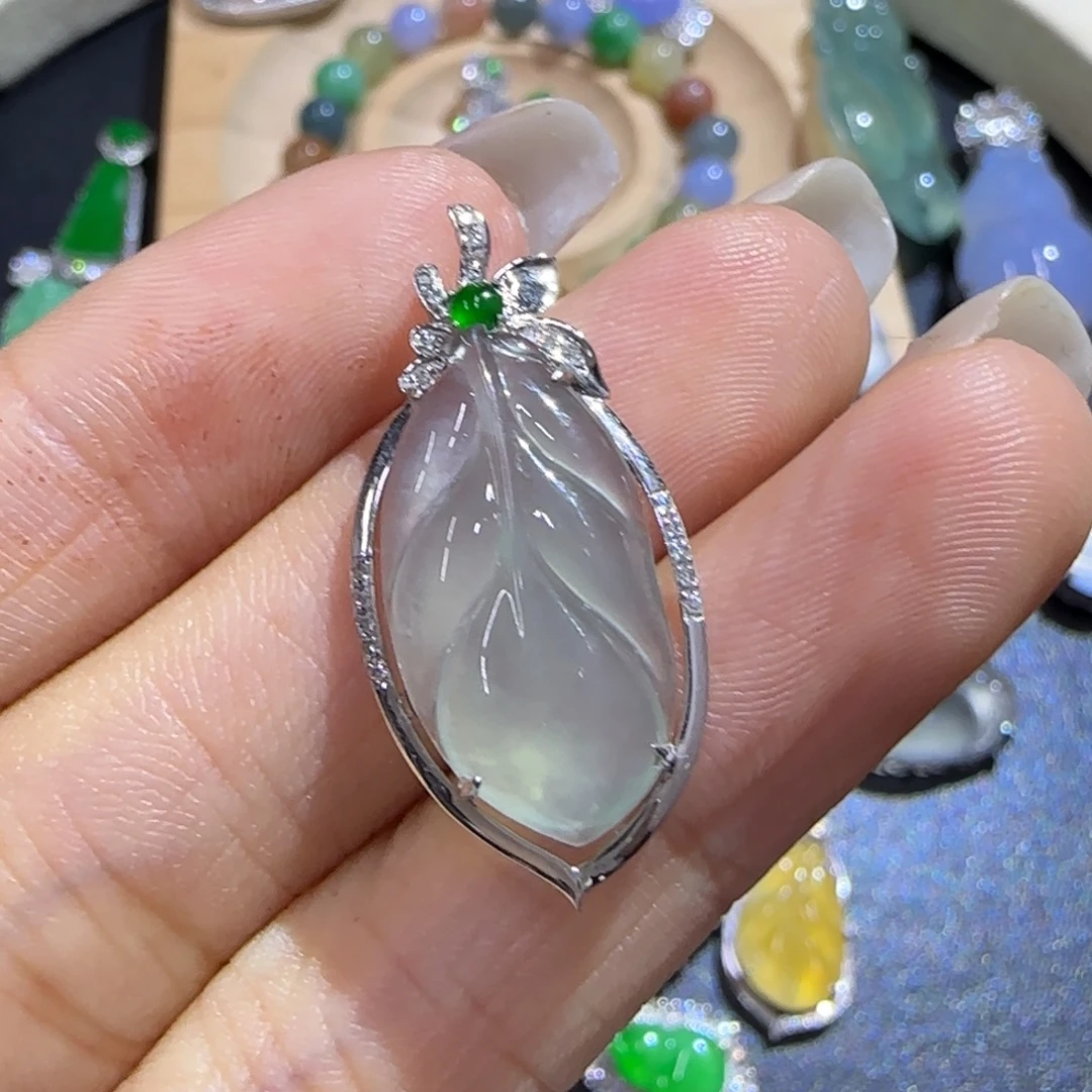 翡翠18K金镶嵌颈饰精品