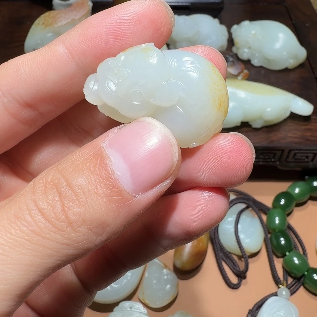 和田玉未镶嵌颈饰