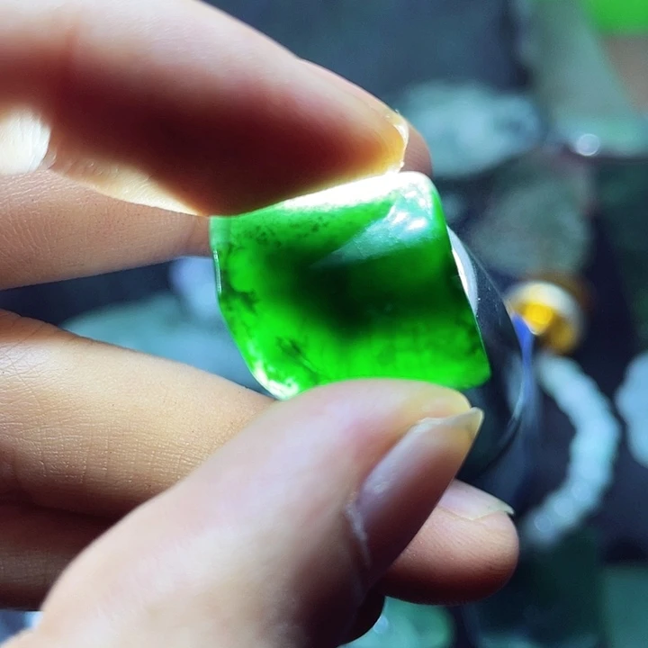 翡翠未镶嵌颈饰111111