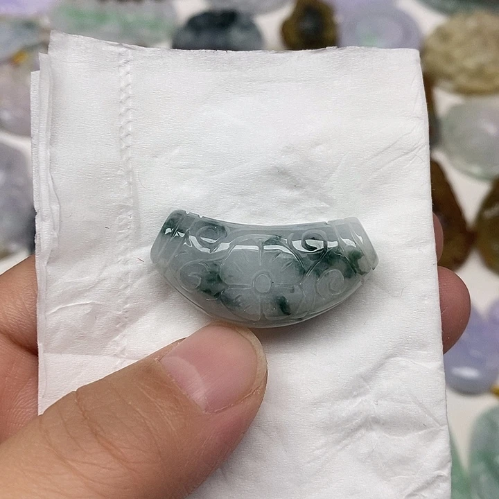 翡翠未镶嵌颈饰06号