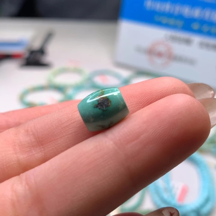 绿松石配饰未镶嵌