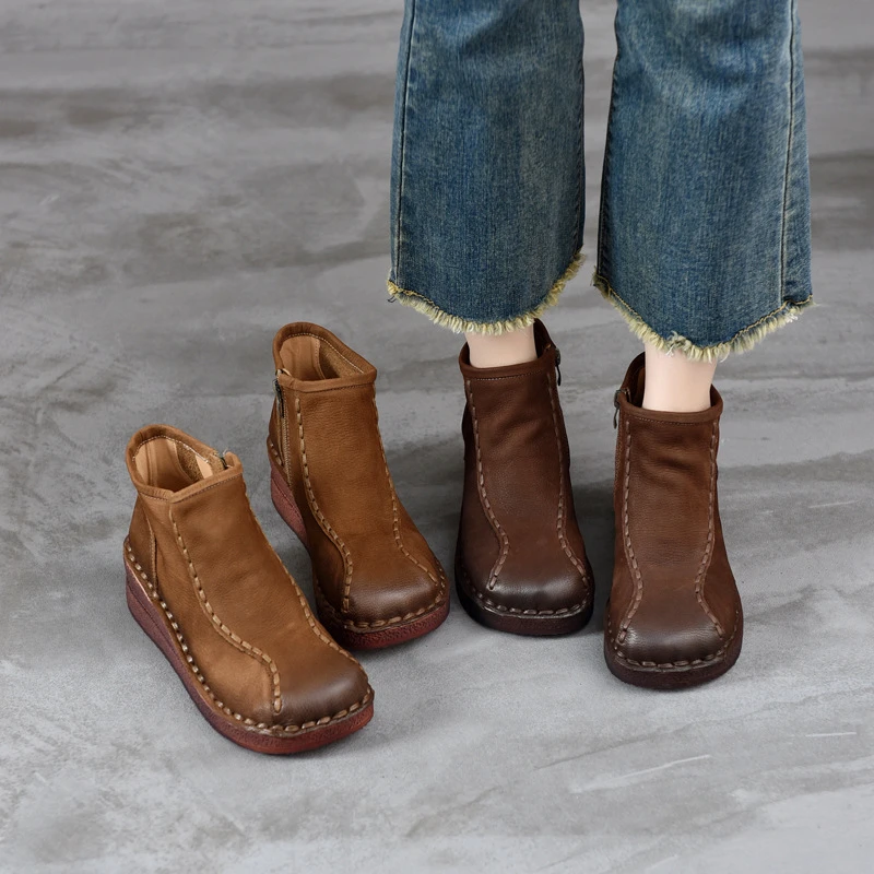 2025年秋冬季新款方头坡跟文艺风头层牛皮现货女鞋纯色后拉链短靴