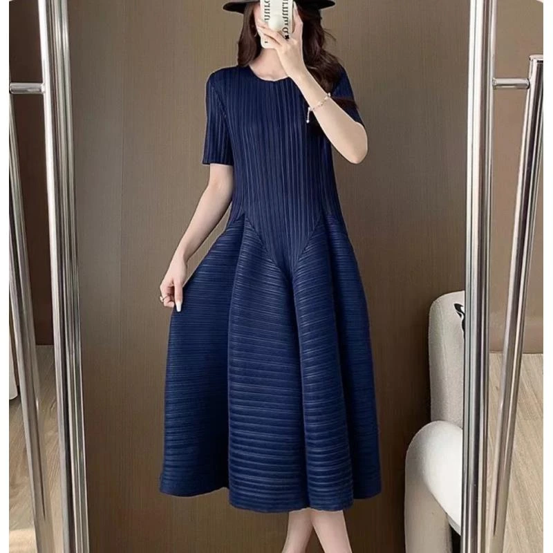 褶皱春夏连衣裙A字裙时尚收腰修身名媛圆领褶皱气质中长款裙女