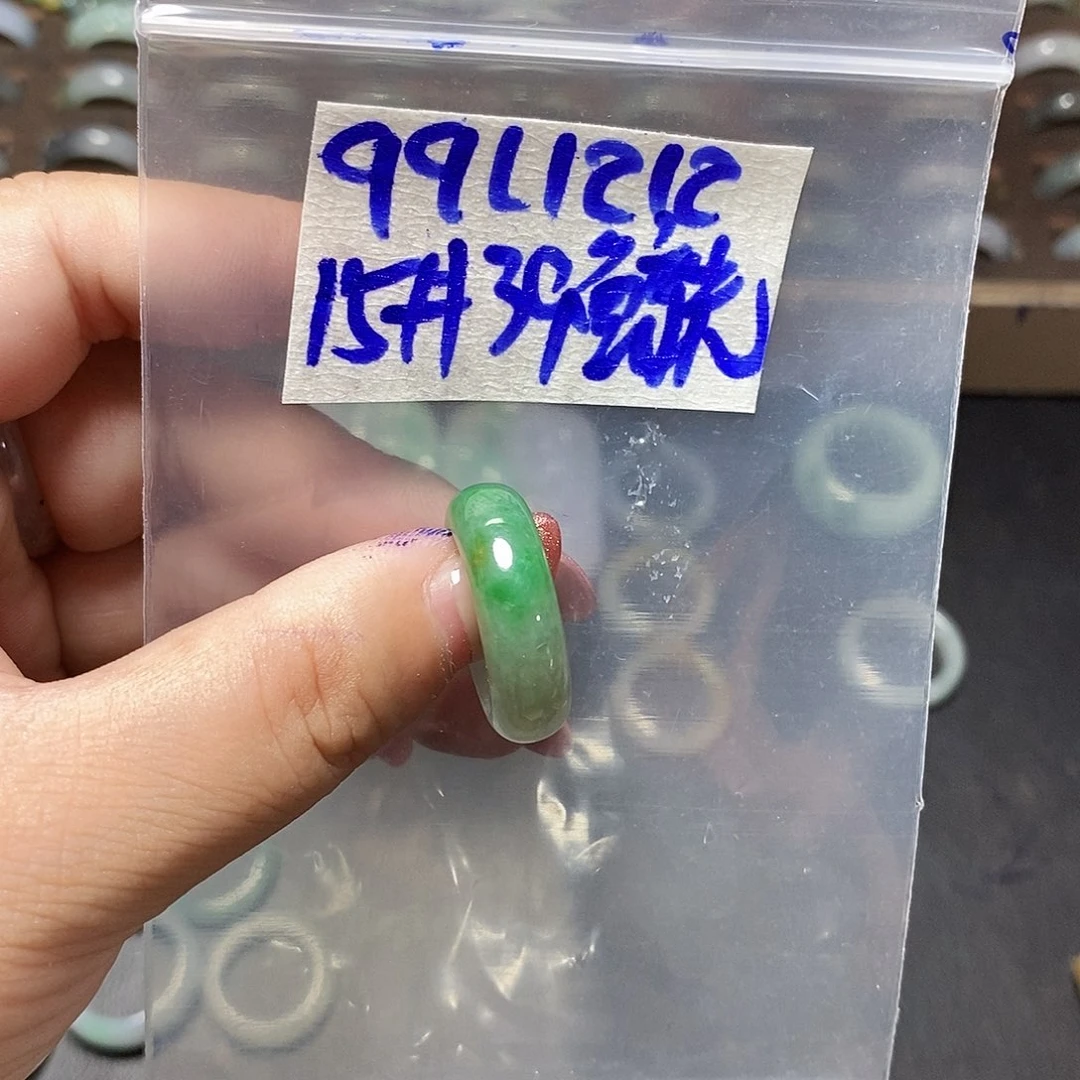 未镶嵌定制翡翠鲸*生