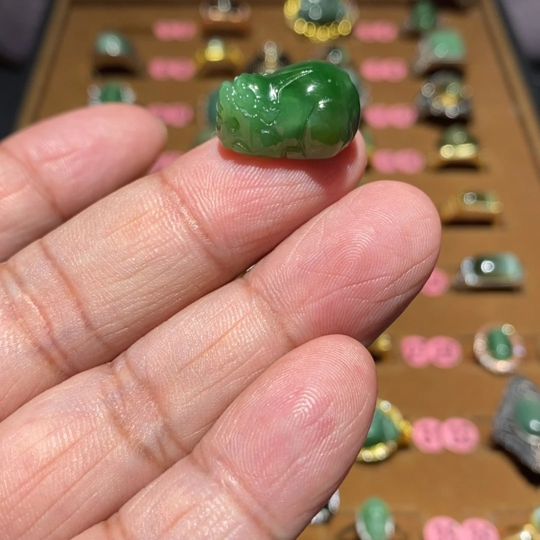 和田玉（碧玉）未镶嵌珠宝半成品