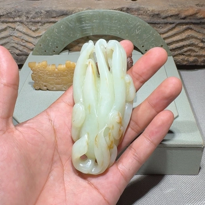 和田玉（糖玉）未镶嵌颈饰风**诺