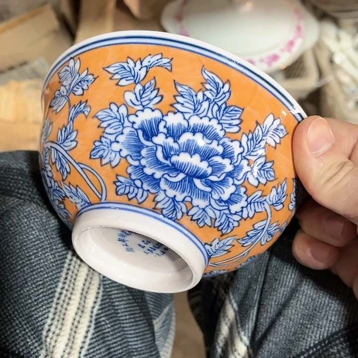 瓷片/////直径15厘米。红。