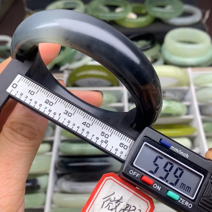 蛇纹石玉未镶嵌手镯602