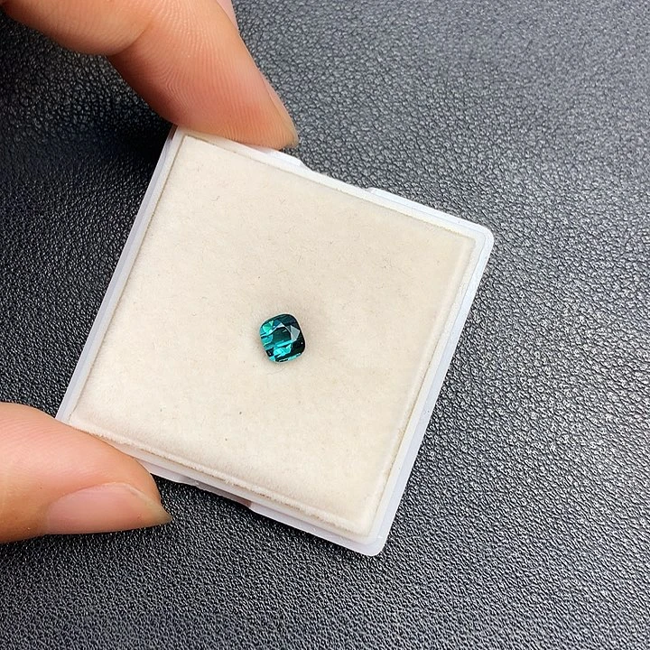 碧玺裸石未镶嵌0.85克拉