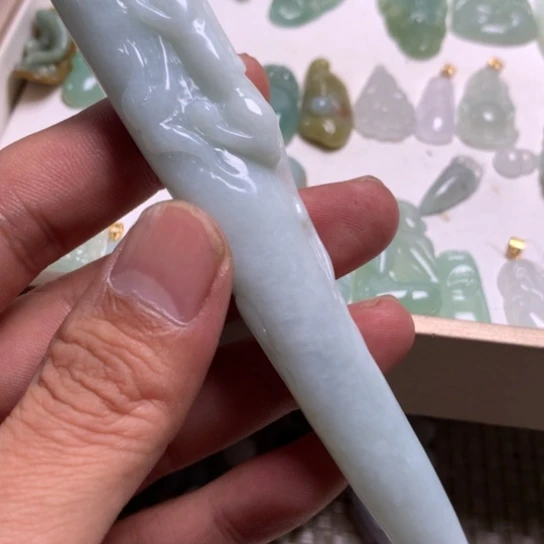 翡翠颈饰未镶嵌翠*翡翠