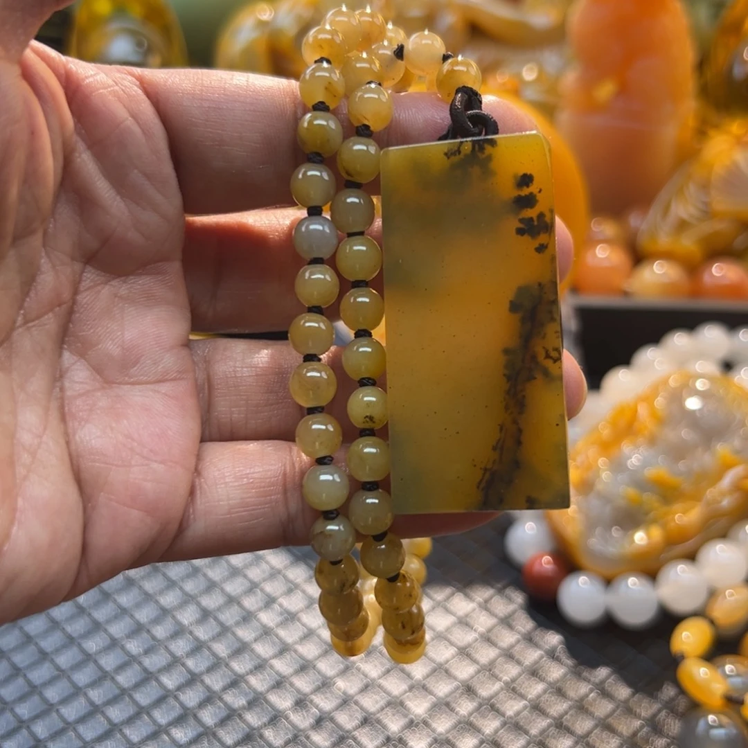 石英质玉未镶嵌颈饰