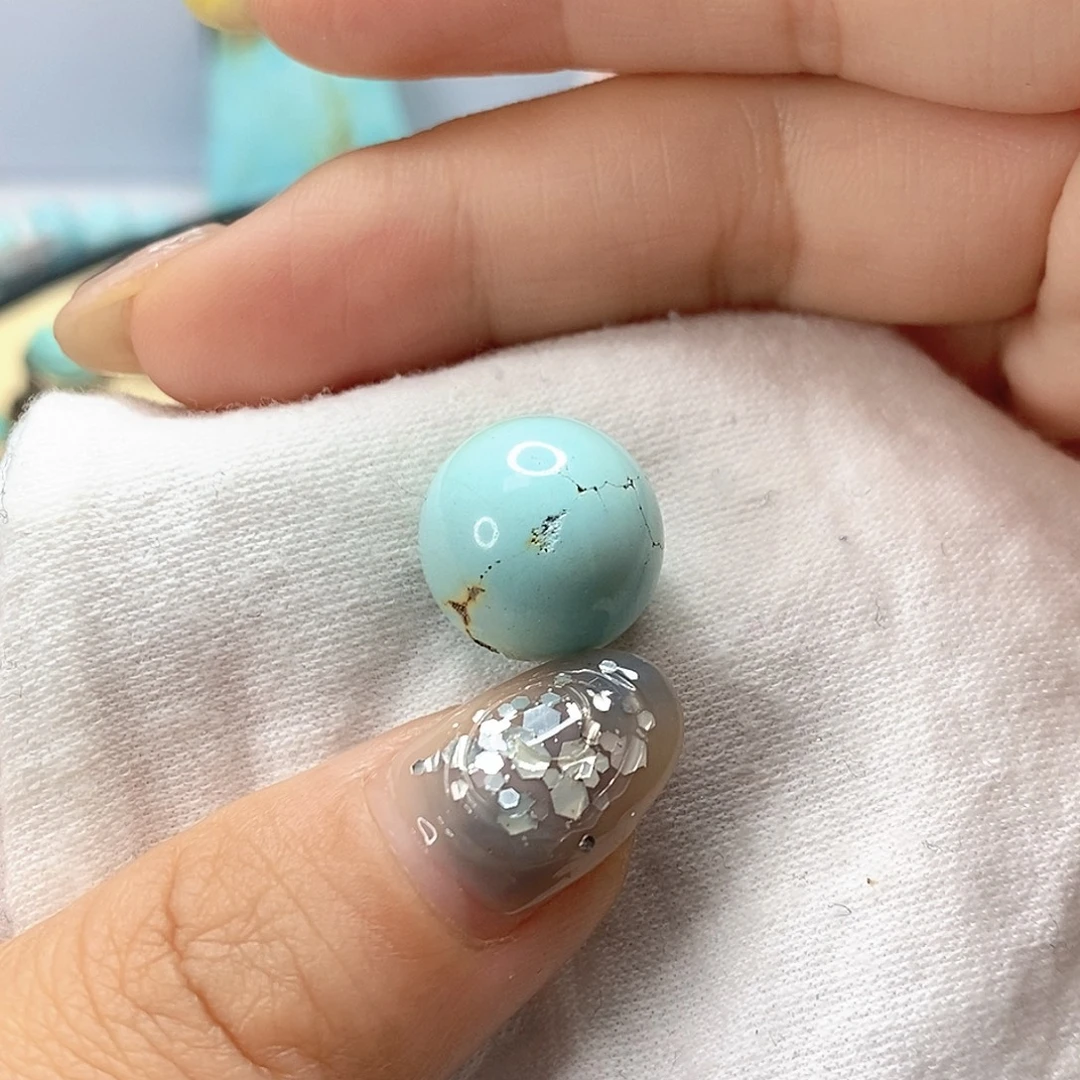 呼***啦南红玛瑙未镶嵌珠宝奇石