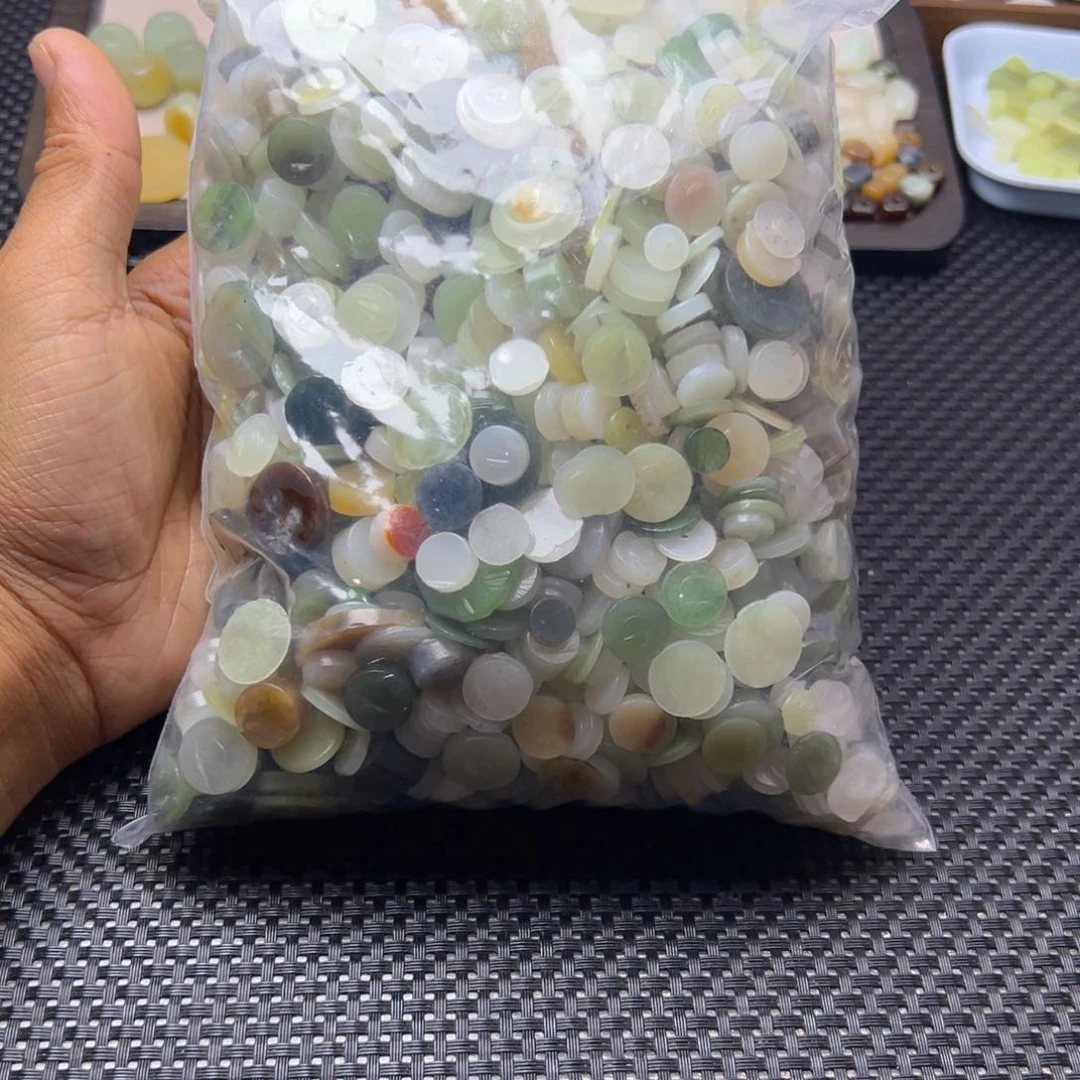 幸***伴和田玉未镶嵌珠宝半成品