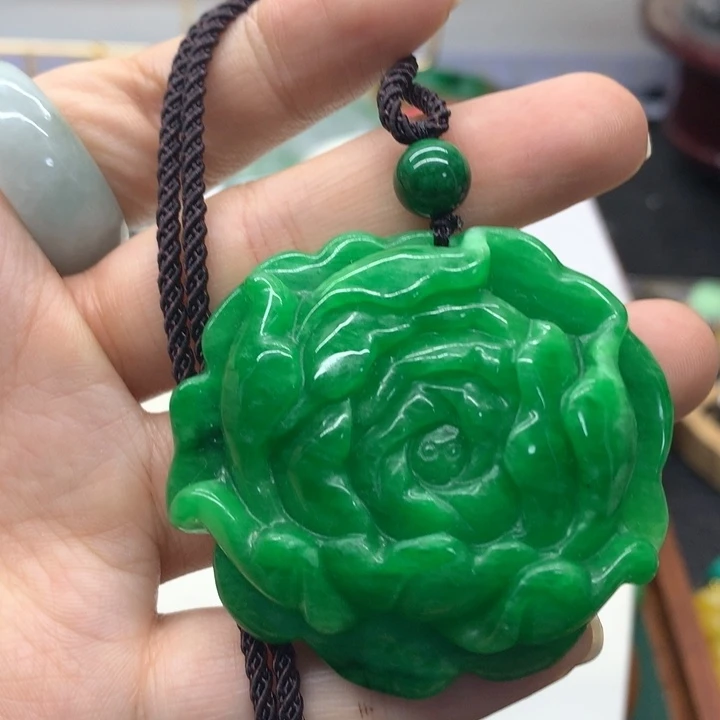 颈饰未镶嵌翡翠吊坠