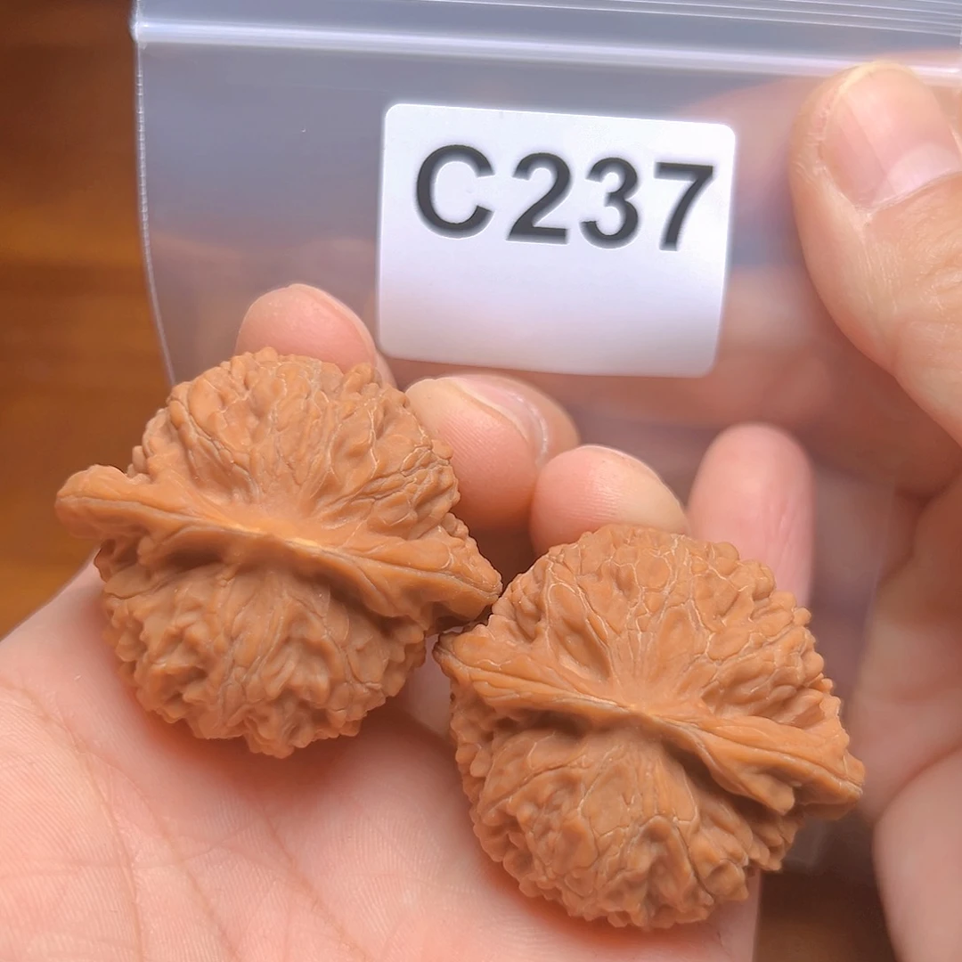 文玩核桃吊坠44宫灯