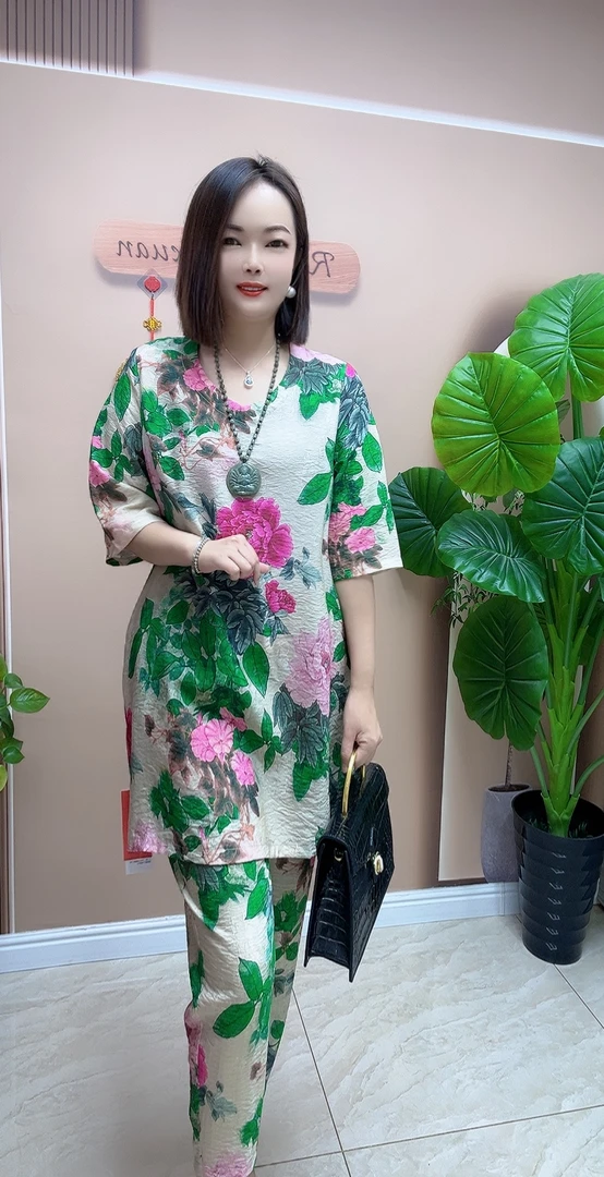 新品V领绿牡丹时尚显瘦套装