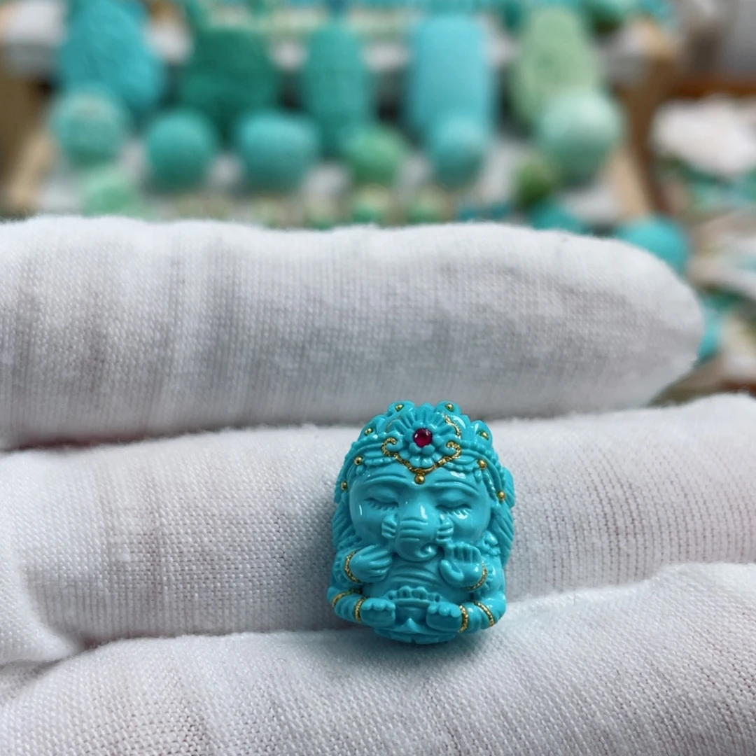 绿松石未镶嵌珠宝奇石