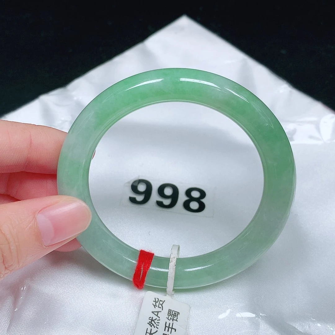 未镶嵌手镯（圆镯）翡翠