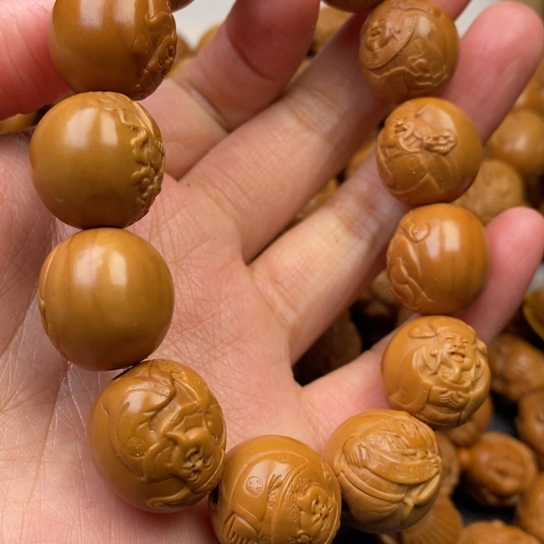 手串橄榄核浮雕财神