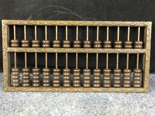 铜精制浮雕算盘尺寸直径11.5cm，高24cm，重量尺寸咨询客服。