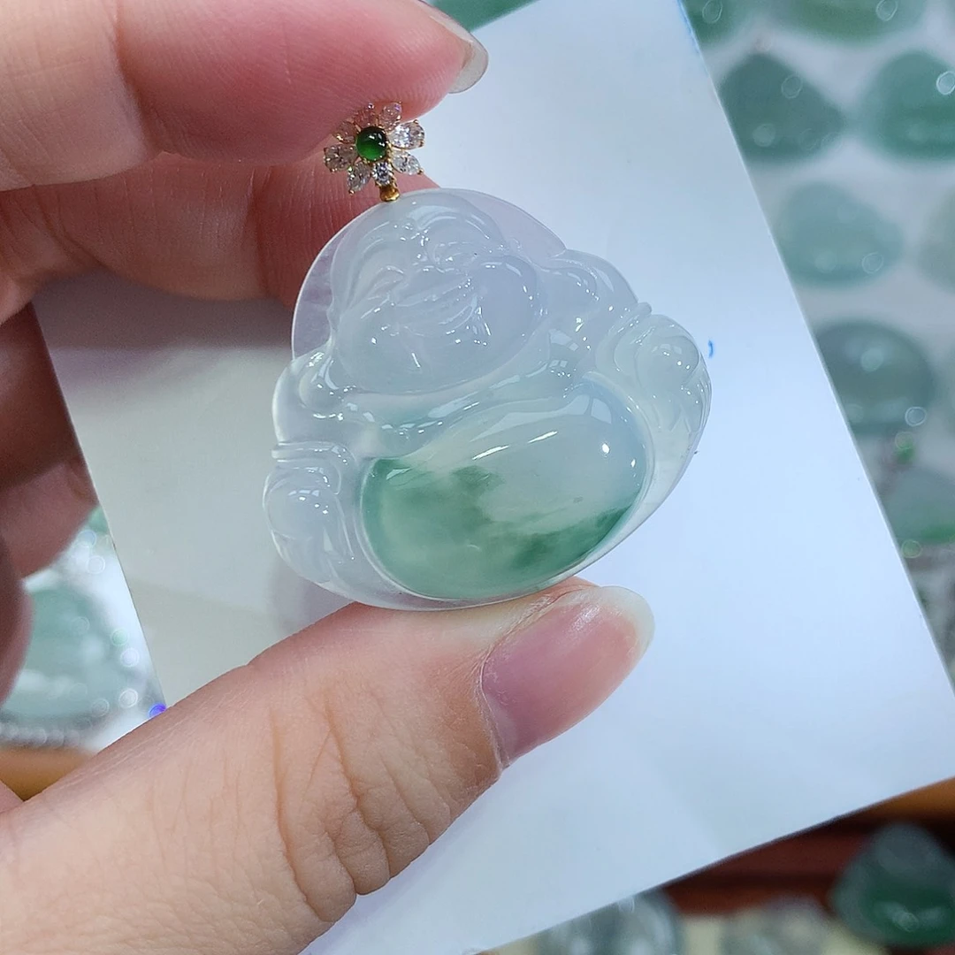 翡翠18K金镶嵌颈饰佛