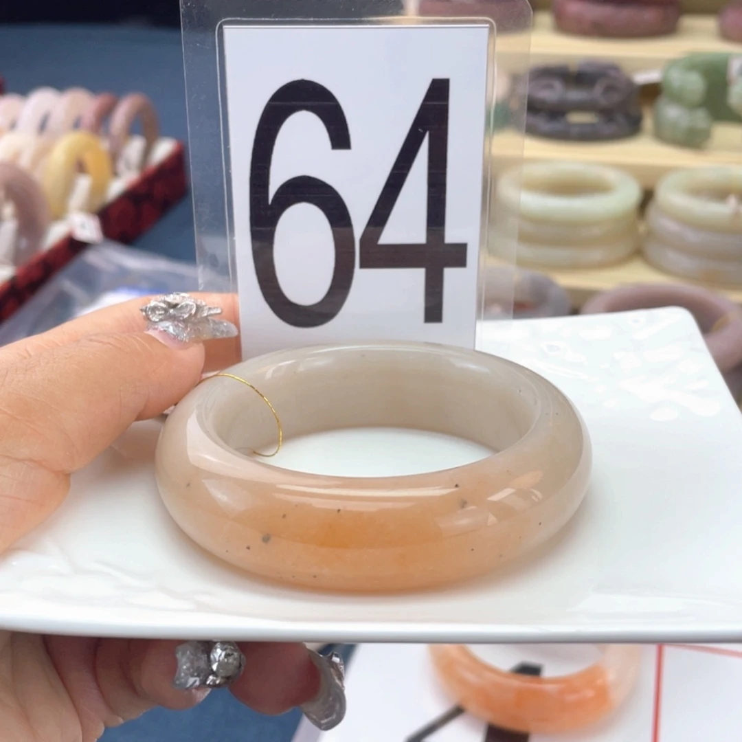 【闪购商品】石英质玉手镯未镶嵌