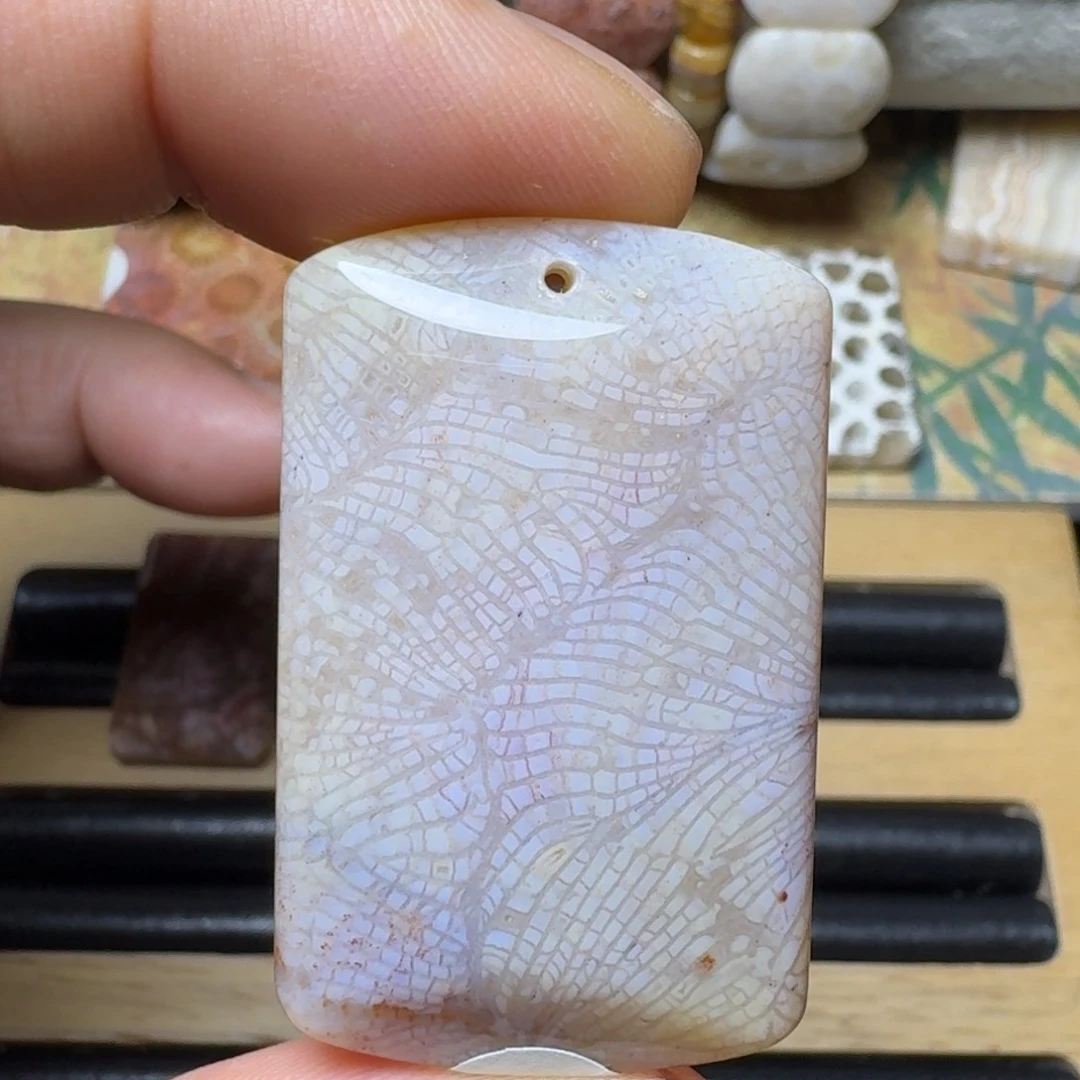 硅化玉特色鲜明特色独特新颖别致紫 凤尾纹未镶嵌