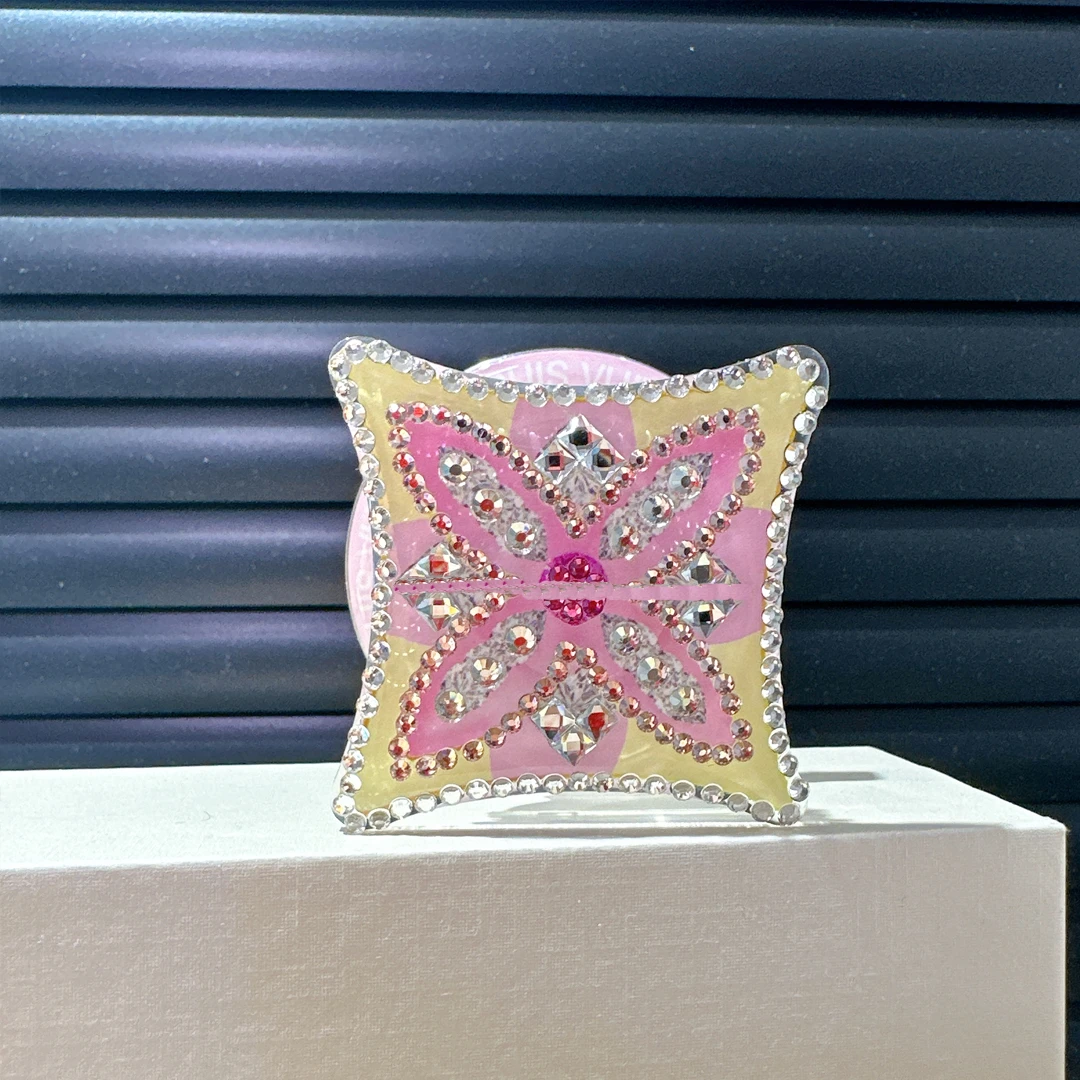 黑粉色带钻四叶支架棕色适用于苹果15手机壳女款iPhone14promax