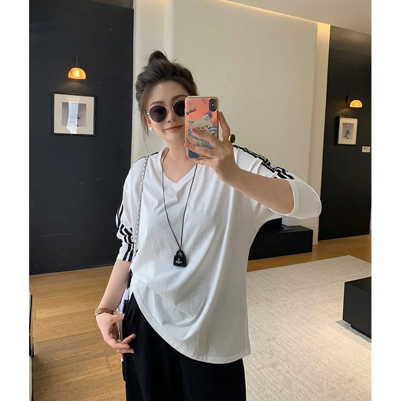 【胖佳佳】现货~经典T恤衫 秋季时尚宽松遮肉条纹v领上衣H625Y10508