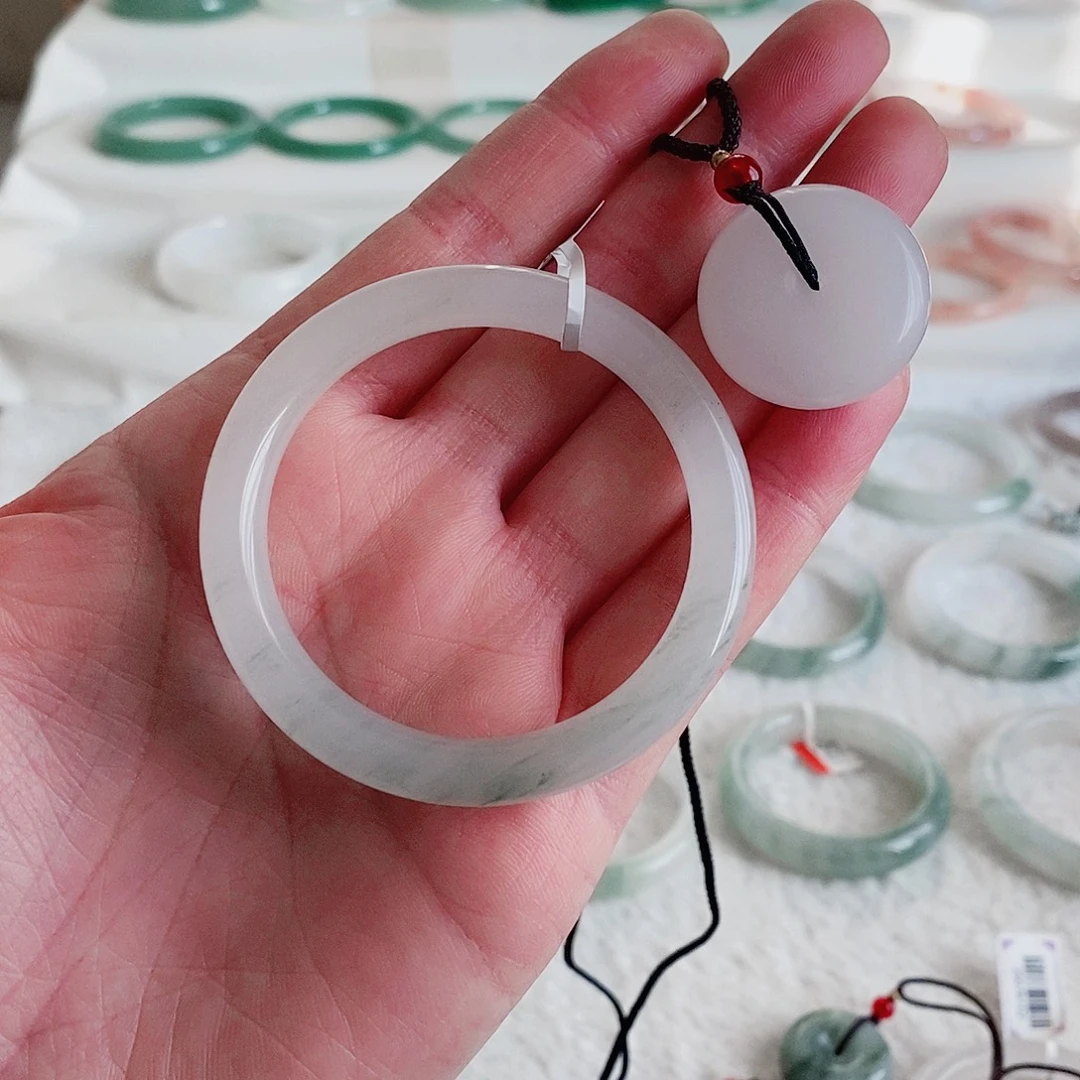 石英质玉未镶嵌手镯