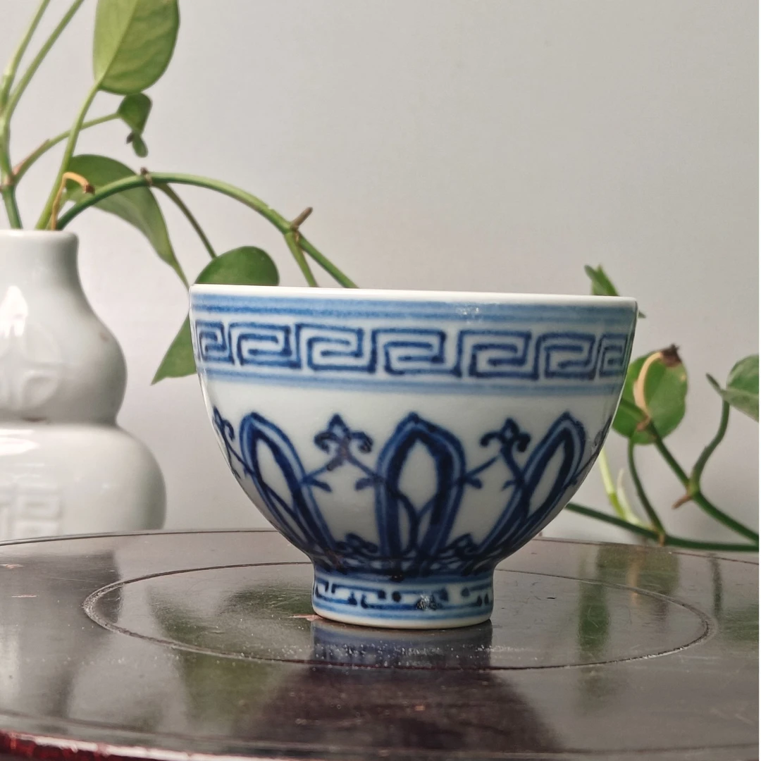 青花秋葵莲瓣纹小鸡心主人杯品茗杯