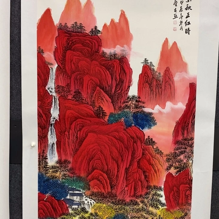 手绘作品等多种形式进行