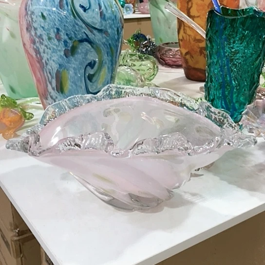 琉璃花瓶高12厘米宽39厘米