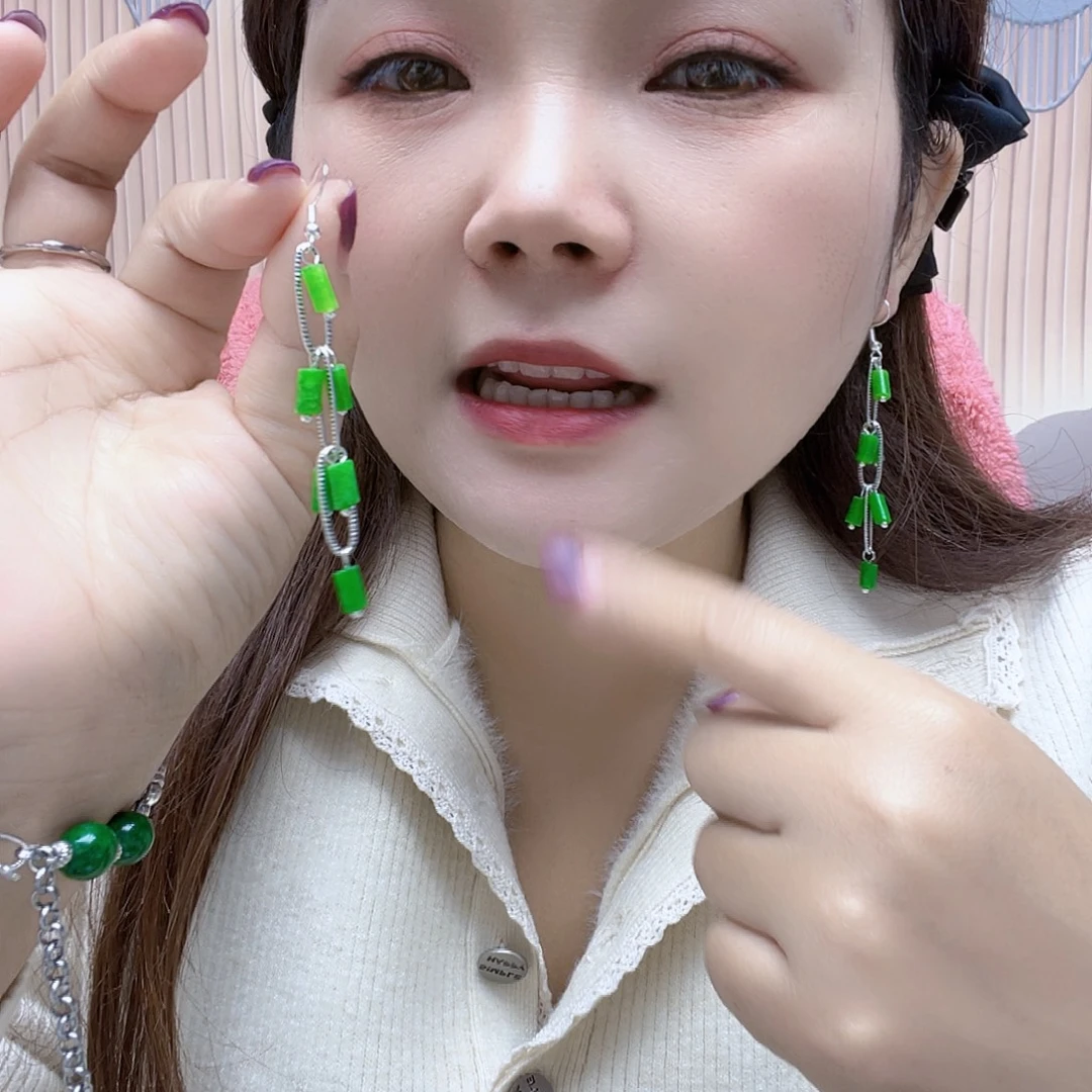 翡翠未镶嵌颈饰耳坠