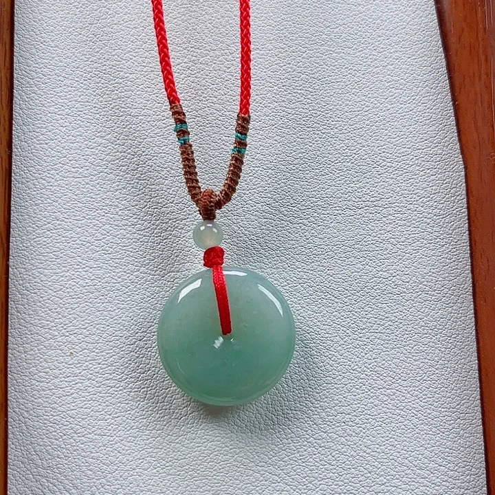 翡翠未镶嵌颈饰孤品