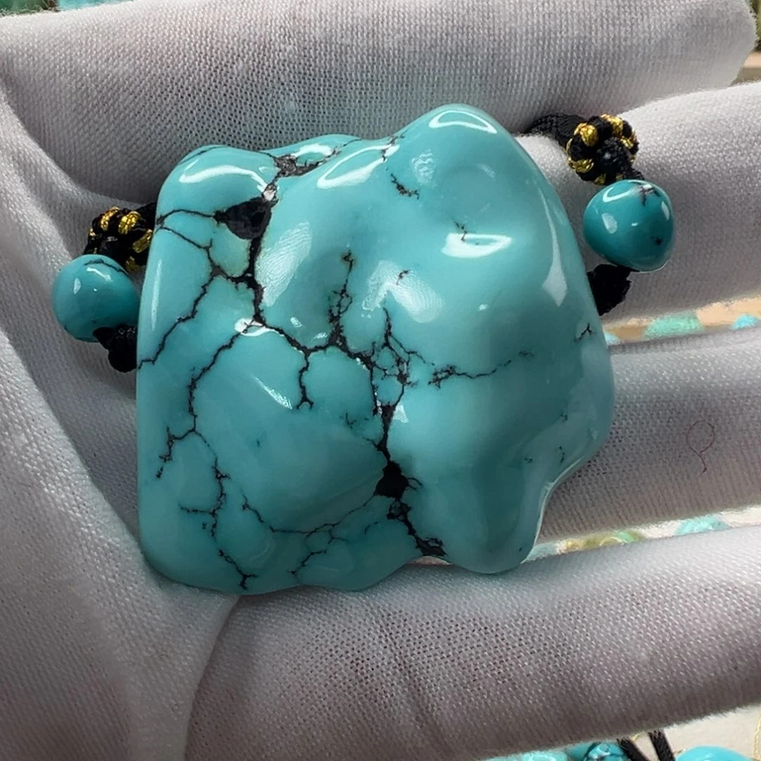 未镶嵌绿松石随形 39.5mm，37.62克