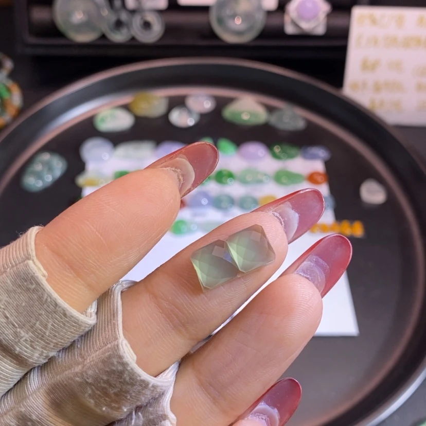 【闪购商品】翡翠挂件未镶嵌切割