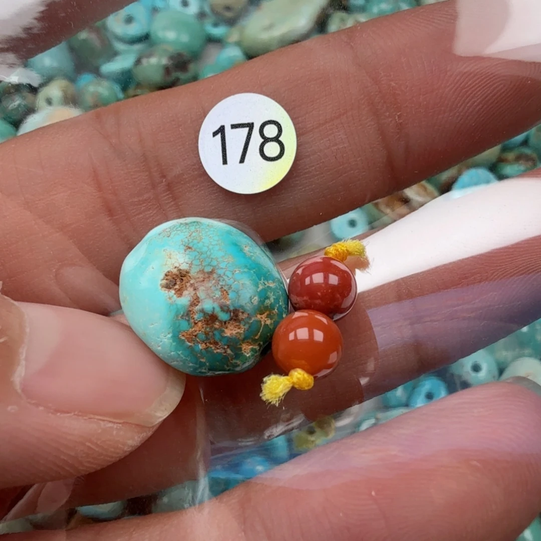 南红玛瑙未镶嵌珠宝奇石