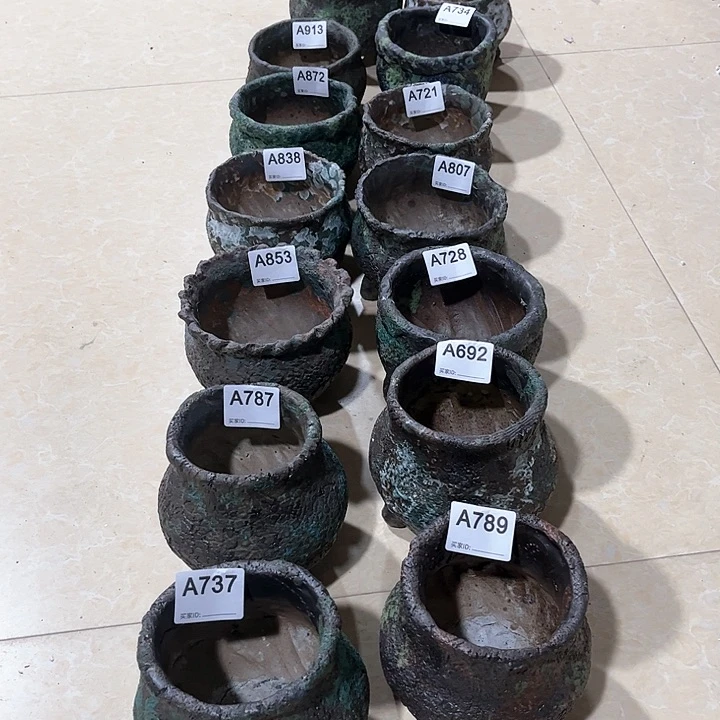 左***印景德镇陶瓷花盆