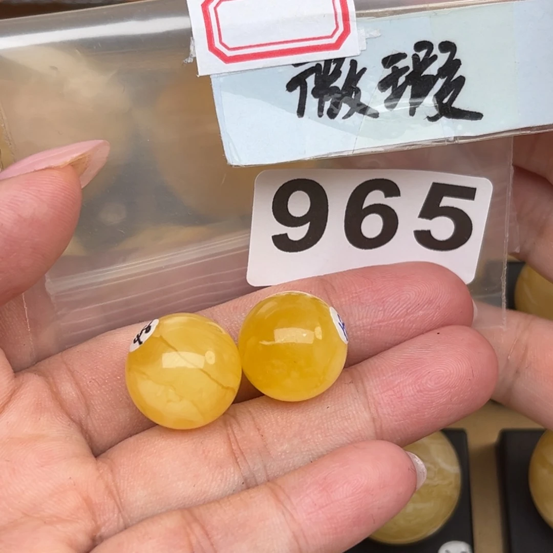 未镶嵌蜜蜡裸石心****?微瑕