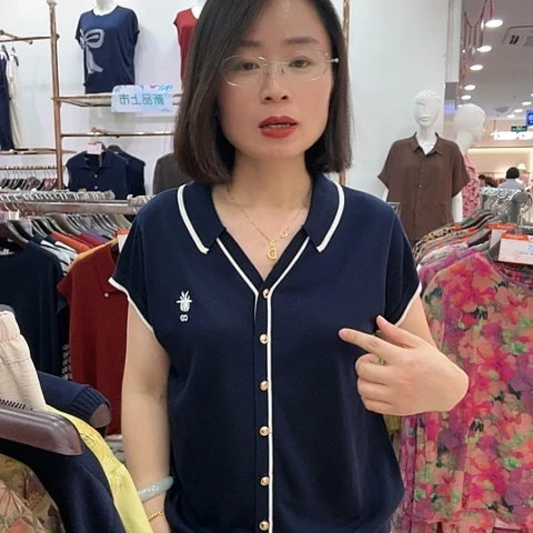 翻领坎肩 140斤以内