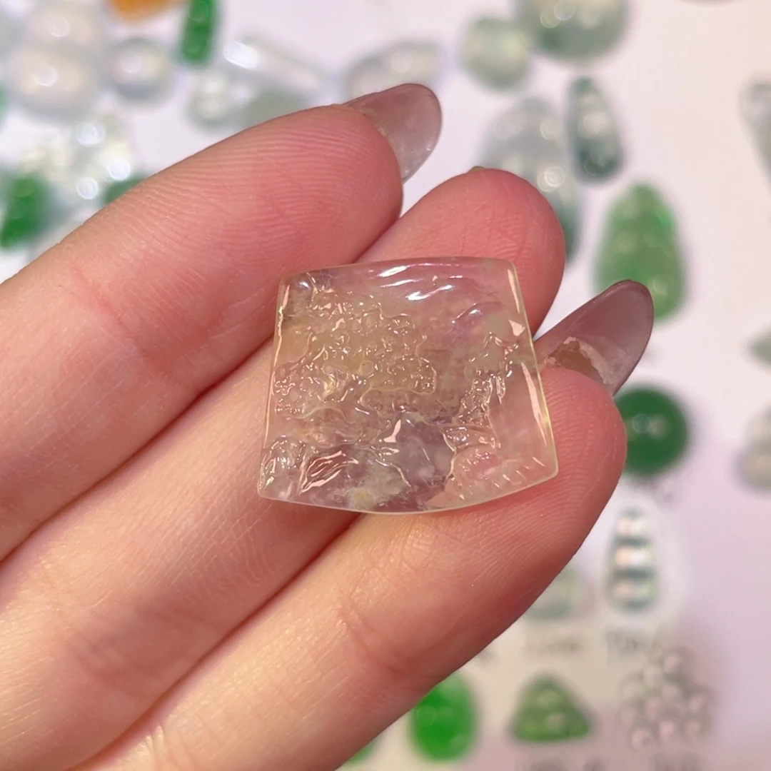 翡翠未镶嵌颈饰裸石