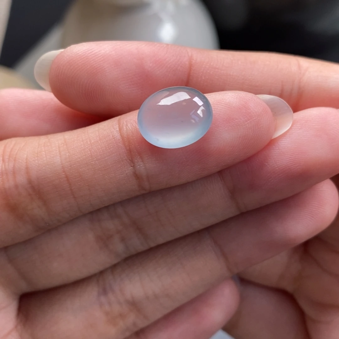 翡翠散珠蓝底高冰蛋面